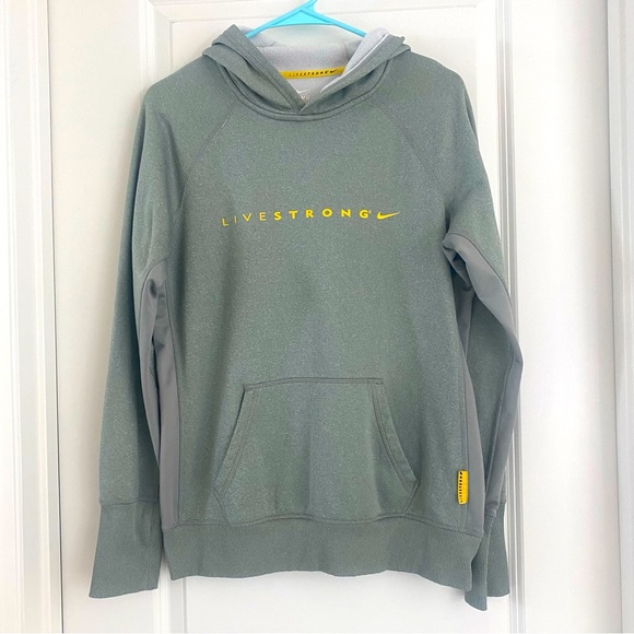 Nike Other - Nike Grey Active Therma-Fit Hoodie - size L